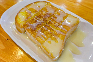 ขนมปังเนยนมน้ำตาล