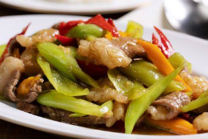 ผัดพริกหยวก (ราดข้าว)