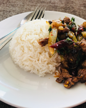 กะเพรา-เนื้อ-หมู-ทะเล  ผัดพริกแห้ง