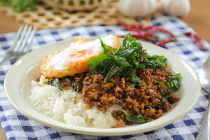 ข้าวผัดกะเพรา