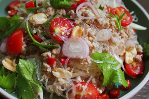 ยำวุ้นเส้นเมือง