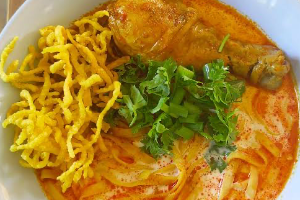 ข้าวซอยไก่ยูนาน (CHICKEN CHINESE-NORTHERN NOODLE) /KAOSAI