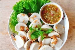 ลูกชิ้นปลาลวก (STEAM FISH BALL)