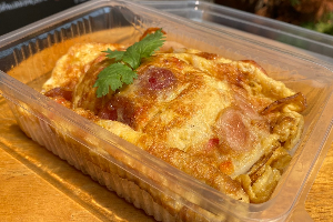 ข้าวหน้าไข่เจียว ทรงเครื่อง ไข่ 3 ฟอง (Omelet with rice 3 eggs)