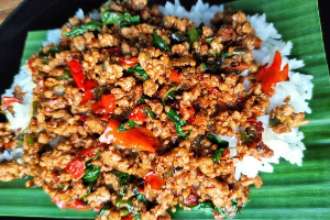กระเพราหมูสับ