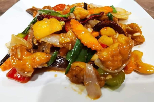 ไก่ผัดเม็ดมะม่วงหิมพานต์