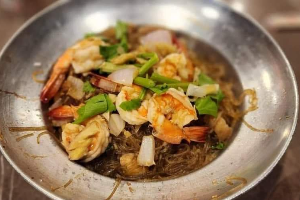กุ้งอบวุ้นเส้น