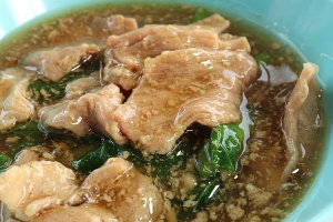 ราดหน้าหมูหมัก