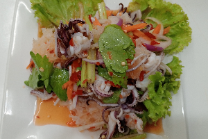 ยำหนวดปลาหมึก