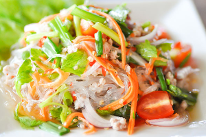 ยำวุ้นเส้น หมูสับ