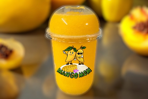 Fresh Mango and Passion Fruit Smoothie 芒果和百香果冰沙