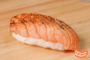 Salmon Aburi Sushi