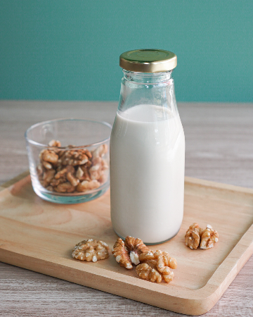 Homemade Walnut Milk