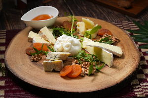 Cheese board [2 to 3 guests]