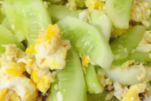 ข้าวแตงกวาผัดไข่