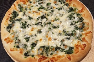 พิซซ่าผักโขมอบชีส