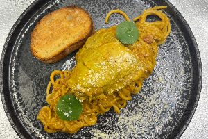 PASTA CHICKEN MASSAMAN