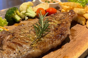 STRRIPLOIN สเต็กเนื้อ