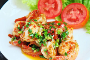 กุ้งคั่วพริกเกลือ  (Stir Fried Shrimp with Chili and Salt)