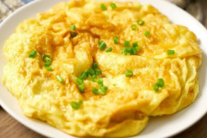 ไข่เจียวหอมใหญ่ (Onion Omelet)