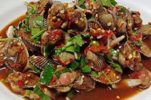 ยำหอยแครง (Spicy cockles salad)