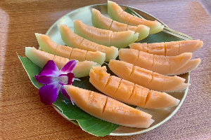 ผลไม้ปอก แคนตาลูป (Peeled Cantaloupe)