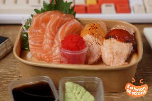 Salmon Sashimi Sushi Tobiko Set