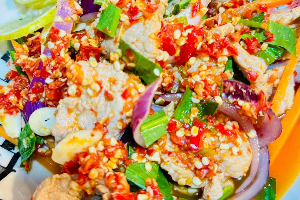 ยำหมูมะนาว