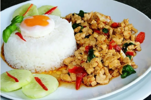 กระเพราไก่ 