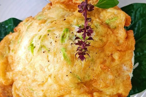 ข้าวไข่เจียว Omelette on Rice