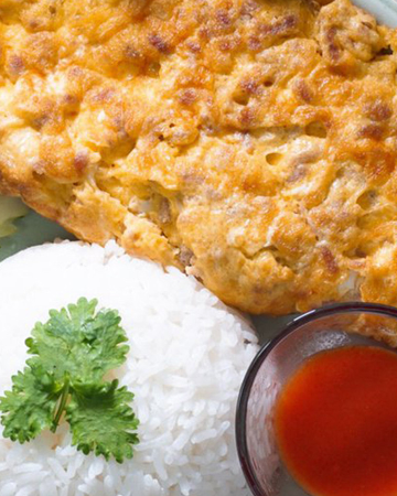 ข้าวไข่เจียวหมูสับ / Rice With fry egg+Pork