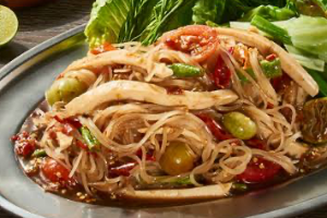 ตำเส้นเล็กหมูยอ