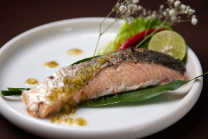 แซลมอน ซอสซีฟู้ด (Salmon Steak with Sea-food Sauce)