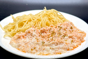 สปาเก็ตตี้ แซลมอนสับไวท์ครีมซอส (Minced Salmon Spaghetti with White Cream Sauce)