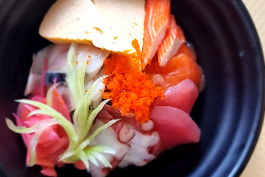 ข้าวหน้าปลาดิบรวม