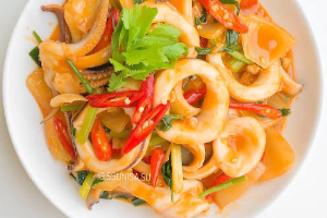 ปลาหมึกผัดไข่เค็ม