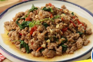 ผัดกระเพรา/หมู/ไก่/กุ้ง/หมึก/ทะเล