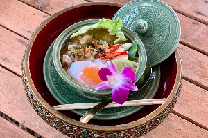 มาม่าต้มยำหมูสับ (Tom Yum Instant Noodles with Minced Pork)
