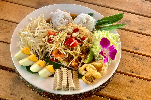 ส้มตำนาคี (์Nakee Spicy Papaya Salad)