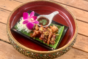 หมูส้มแดดเดียวทอด (Fried Sun Dried Fermented Pork)