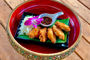 ปีกไก่ทอดเกลือ (Fried Chicken Wings with Salt)