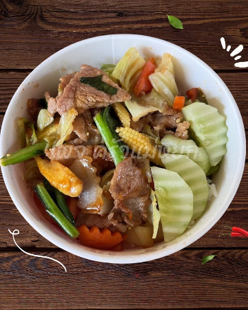 ข้าวผัดผักรวมใส่หมูชิ้น