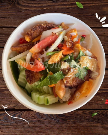 ข้าวยำไข่ดาว