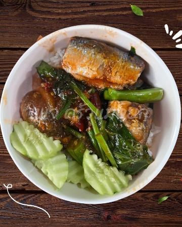 ข้าวคะน้าปลากระป๋อง