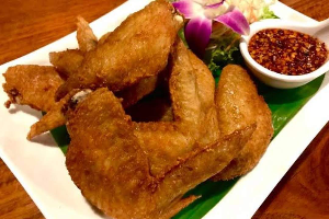 ปีกไก่ทอดน้ำปลา