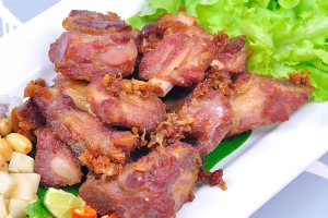 ซี่โครงหมูทอดกระเทียม