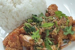 ข้าวยำไก่แซ่บ