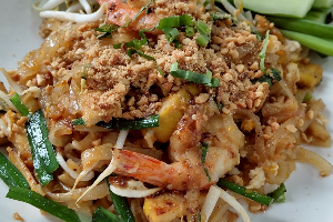 ผัดไทยกุ้งสด