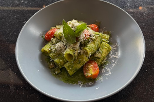 ริกาโตนี่ซอสเพสโต้แฮม