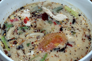 ต้มข่าไก่